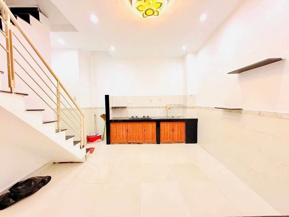 Nhà phố Bùi Đình Túy Bình Thạnh 23m² giá 3.19 tỷ - Nở hậu, 4 tầng BTCT