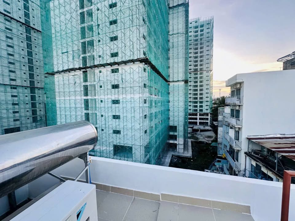 Nhà riêng Hẻm 4m Thành Thái, Quận 10 - 38m² giá 10.6 tỷ - Lô góc 2 mặt thoáng!