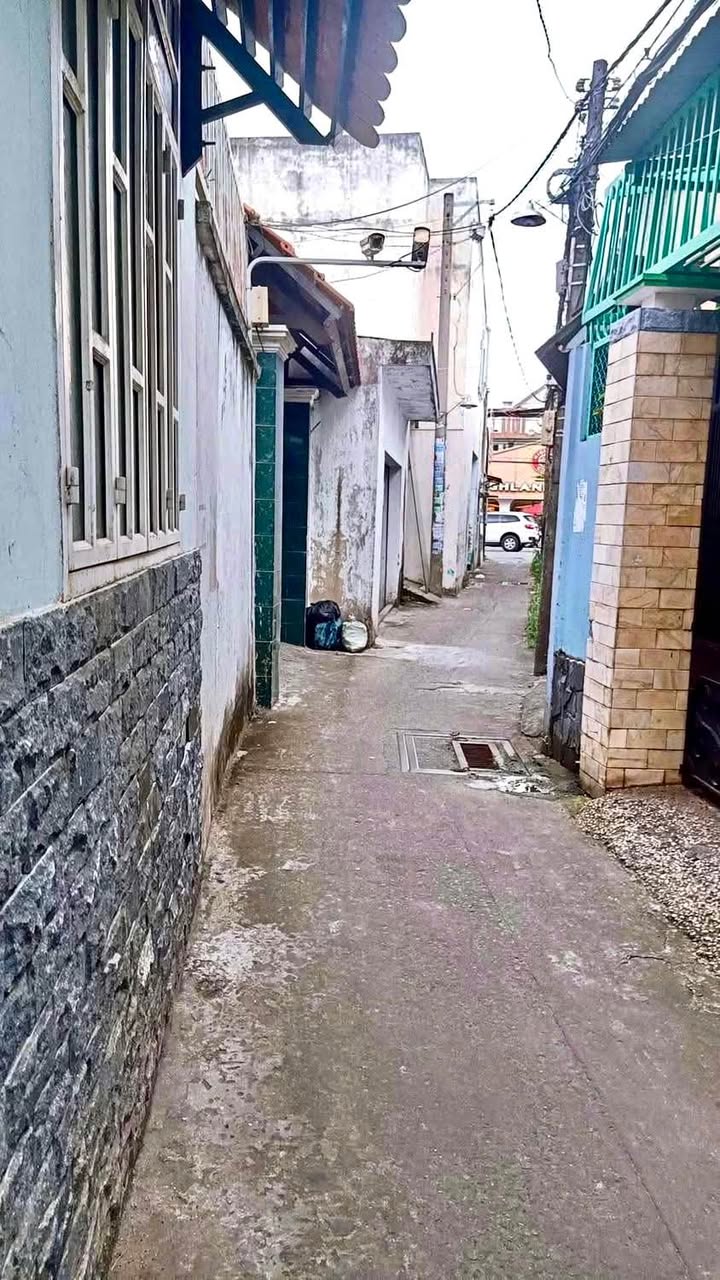 Nhà phố Thủ Đức 43m² giá 3.7 tỷ - Sổ hồng riêng, gần chợ Thủ Đức!