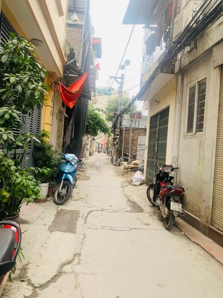 Nhà riêng Định Công Hạ 35m² giá 5 tỷ - Ngõ thông thoáng sáng!