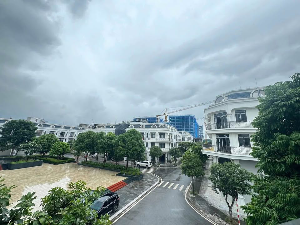 Nhà phố cho thuê tại Khu LK 319, Đông Anh - Tiện ích đầy đủ, giá thỏa thuận!