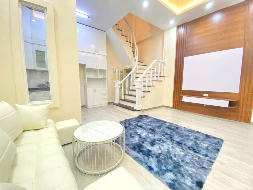 FrontHouse Cầu Giấy 31m² giá 7.95 tỷ - Kinh doanh đắc địa!