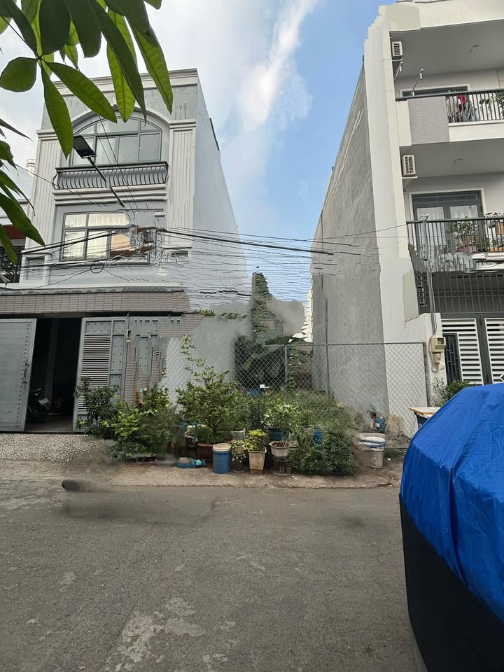 Đất 100m² đường xe hơi Phước Long B, Thủ Đức giá 6.7 tỷ - Sổ đỏ chính chủ!