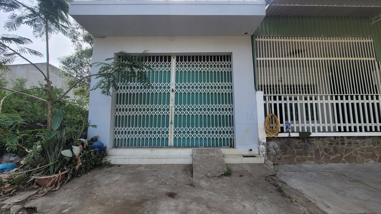 Nhà Kho Xây Dựng Kiên Cố KDC Bến Lội, 100m², Giá 2 tỷ - Cơ Hội Đầu Tư Hấp Dẫn!