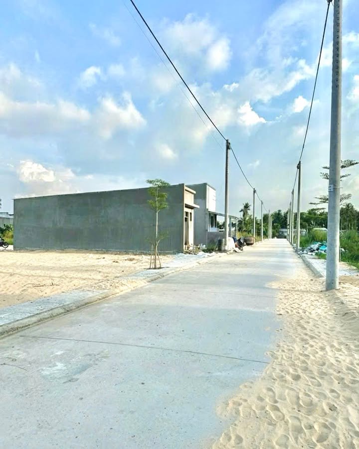 Đất nền Ấp Vĩnh Thành 200m² giá 600 triệu - Sổ đỏ riêng, xây dựng tự do!