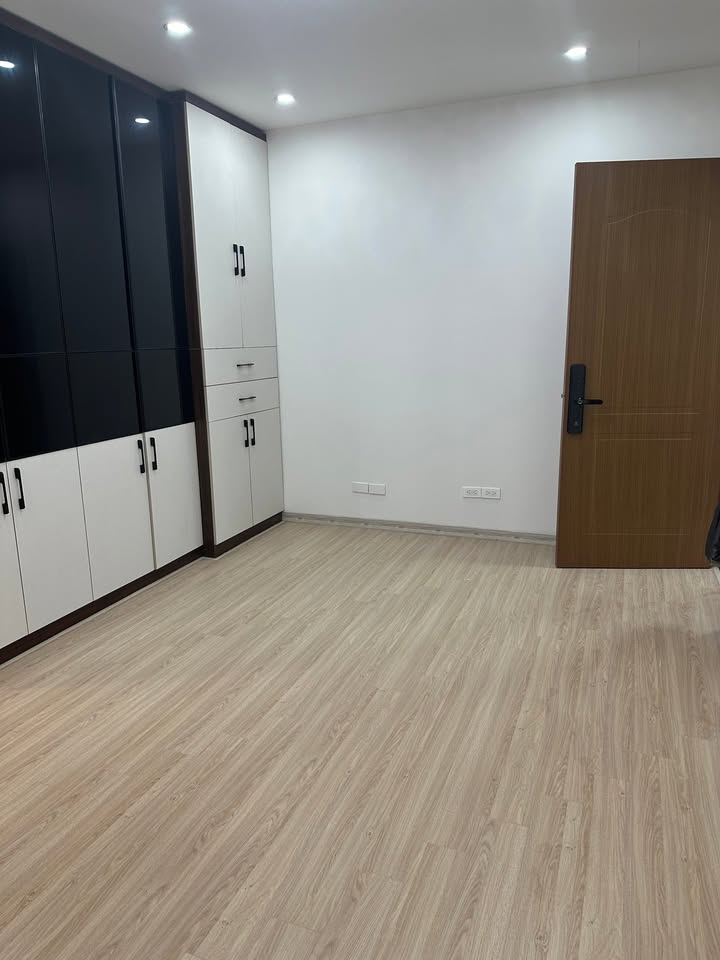 Căn hộ 2PN Tòa A14 Nam Trung Yên 53m² giá 5 tỷ - Chính chủ, vào ở ngay!