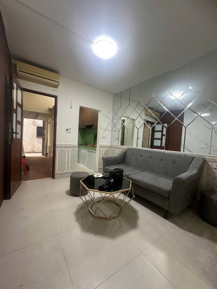 Căn hộ Tập thể Mai Động - 60m² giá thỏa thuận - Ô tô tránh vào tận nhà!