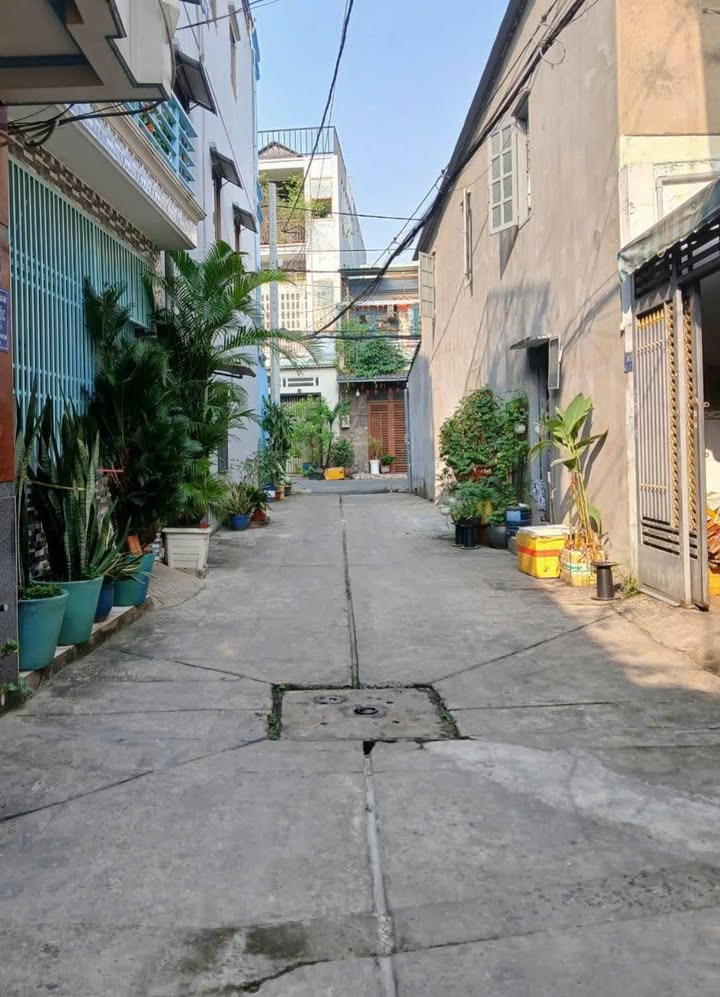 Nhà mới hẻm 5m Lê Văn Quới 32m² giá 3.98 tỷ - Sẵn sàng dọn vào ở ngay!