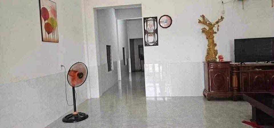 Nhà kiệt Cần Vương, Thị trấn Cam Lộ, 150m², Giá chỉ 700 triệu - Cơ hội vàng cho bạn!