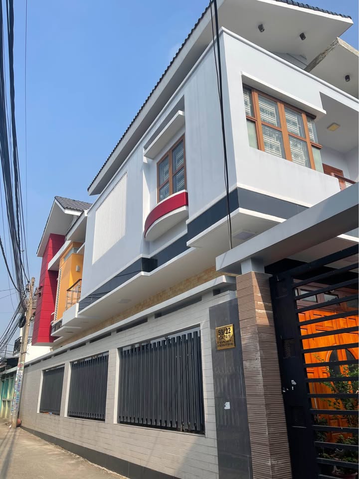 Nhà phố cao cấp phường Trấn Biên 126m² giá 6 tỷ - Thiết kế hiện đại, góc 2 mặt tiền!