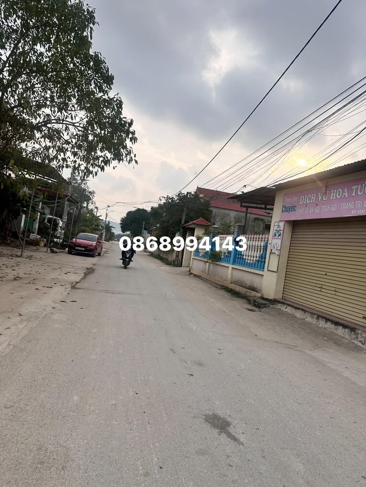 Đất nền Tự Lạn - 100m² giá 2 tỷ - Kinh doanh ngay!