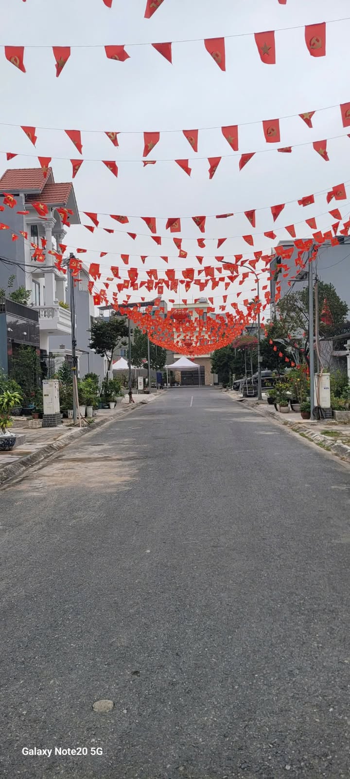 Nhà 3 tầng Phương Khê 98m² giá 7.5 tỷ - Lô góc vị trí đẹp!