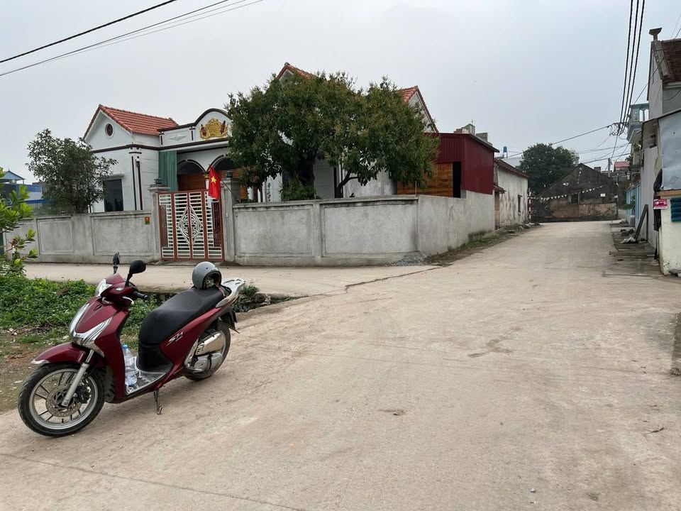 Đất nền lô góc Thượng Quất, Huyện Sóc Sơn 180m² giá chỉ 1.x tỷ - Cơ hội vàng cho nhà đầu tư!