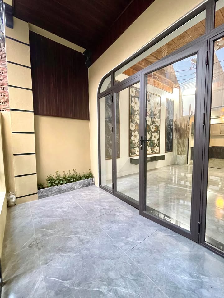 Nhà mới thiết kế hiện đại tại Phường Hạc Thành 63m² giá 3 tỷ - Bán nhanh!