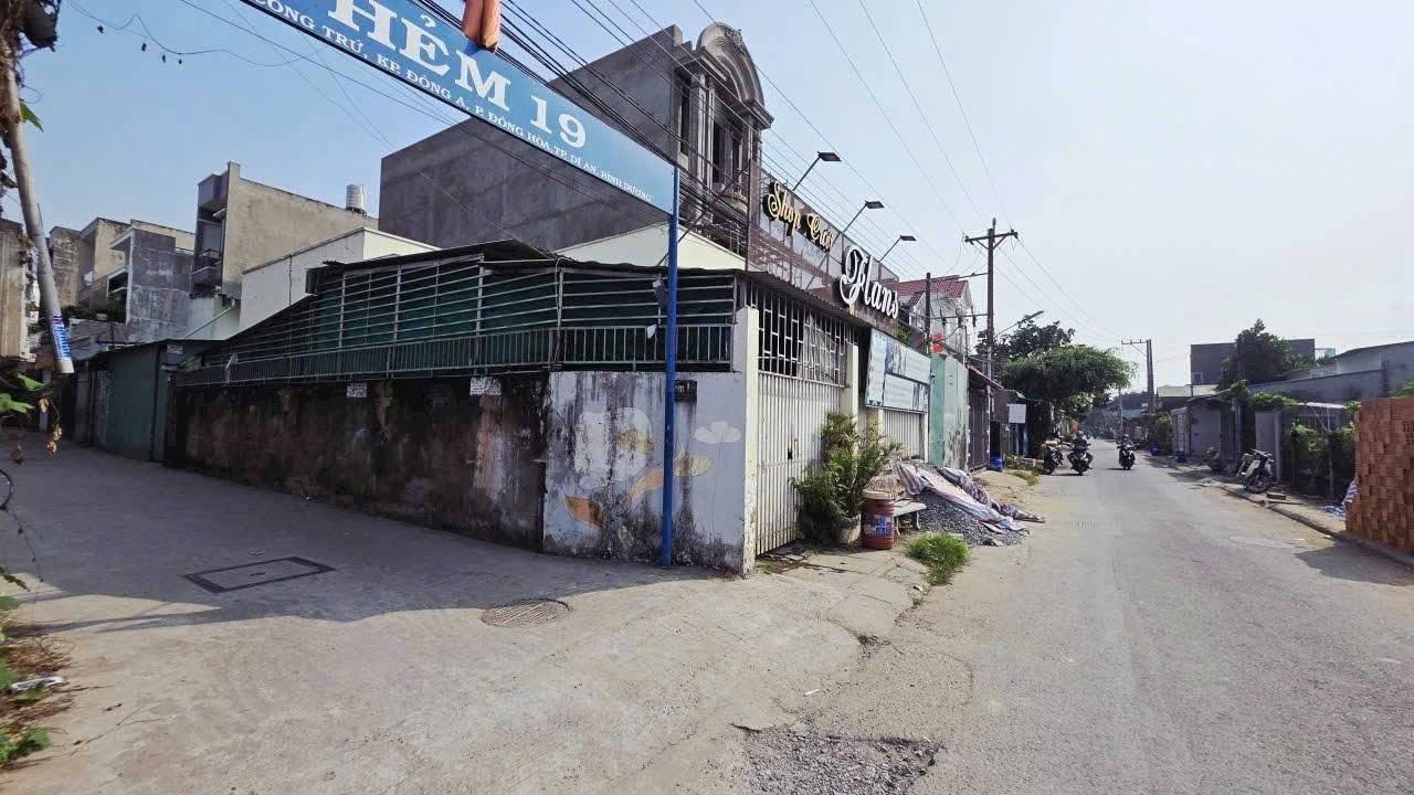 Đất nền góc 2 mặt tiền Nguyễn Công Trứ, 200m² giá 8.6 tỷ - Phù hợp quán cà phê sân vườn!