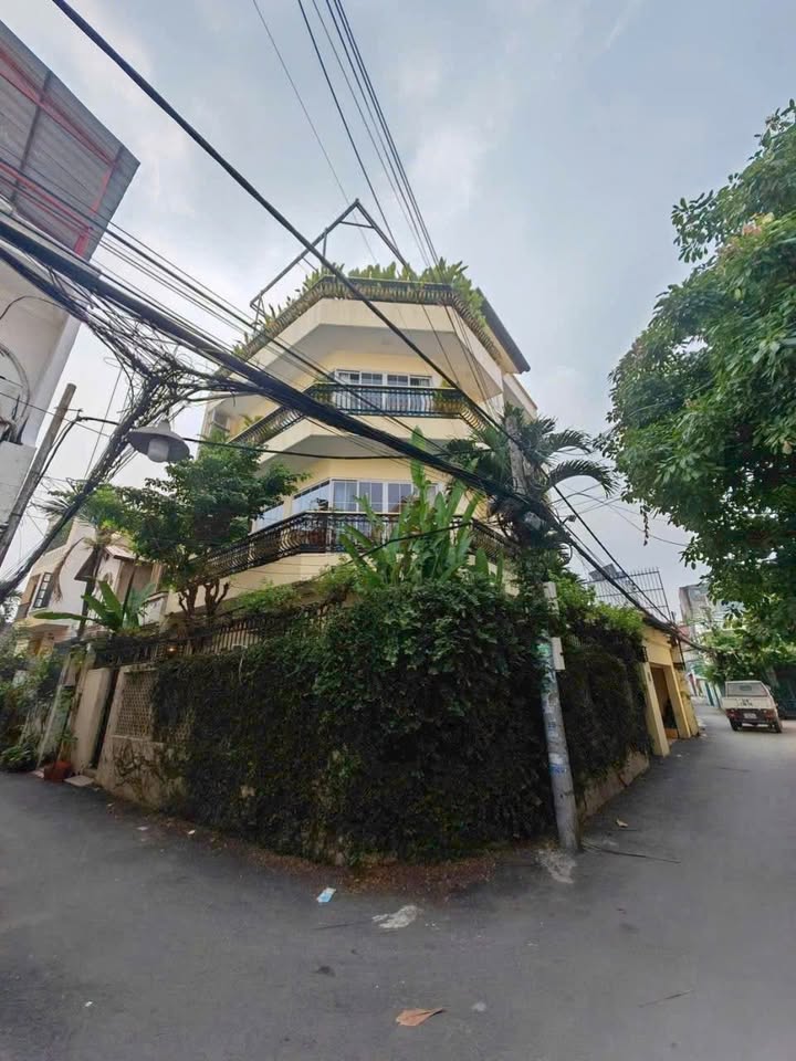 Biệt thự góc 2 mặt tiền Thảo Điền 142m² giá 26 tỷ - Vị trí vàng, phong thủy vượng tài!