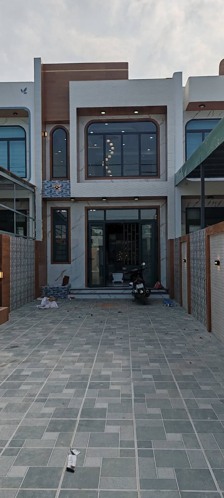 Nhà phố mặt tiền HL14 Tam Phước 80m² giá 3.45 tỷ - Khu kinh doanh sầm uất!