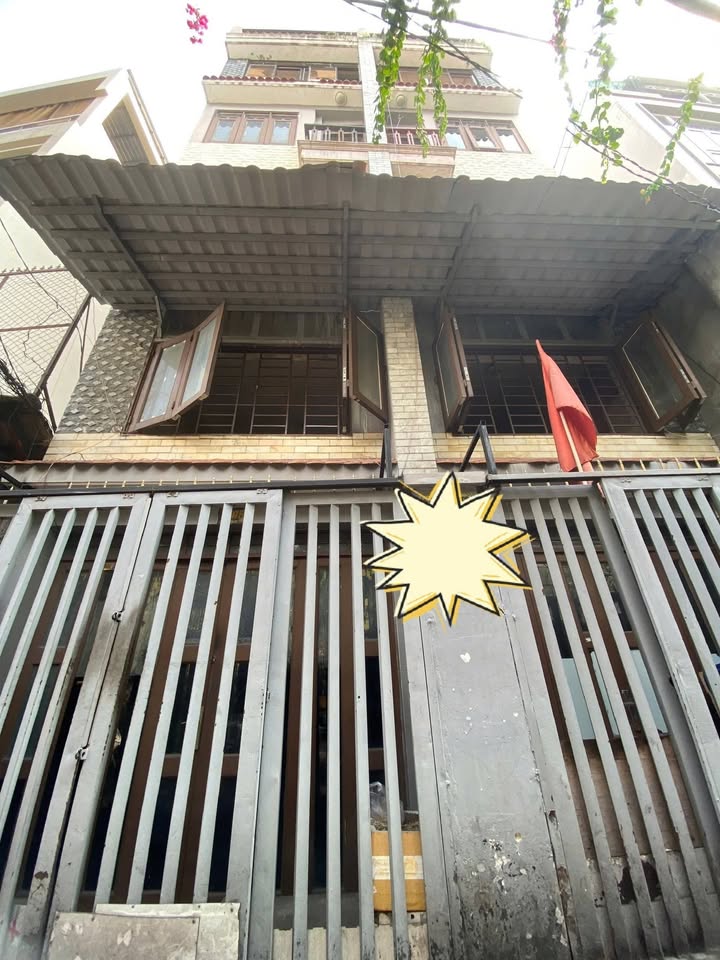 Nhà phố đường số 6, Phường 4, Quận 4 giá 8.55 tỷ - Đầu tư sinh lời hoàn hảo!