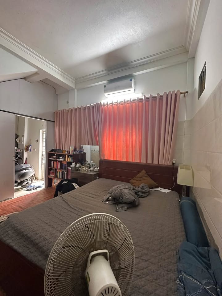 Nhà 2 tầng 2 mặt tiền Phố Thanh Bình - Bích Đào 46m² giá thương lượng - Vị trí đắc địa, thông thoáng!