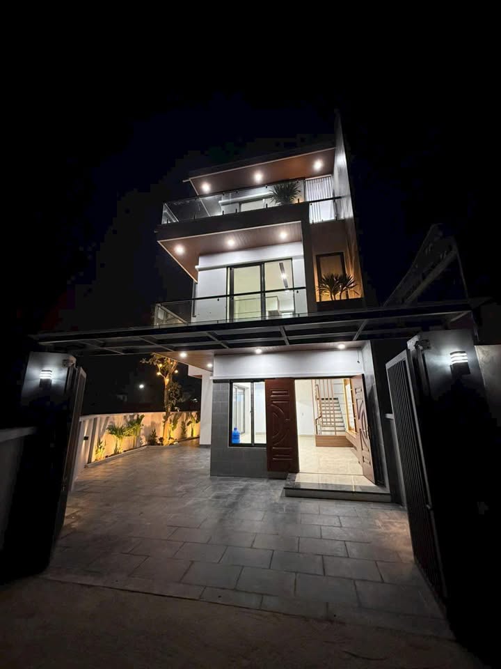 Nhà 3 tầng Ngõ 85 Đường Xuân Hoà 112m² giá 4 tỷ - Thiết kế hiện đại, gần trung tâm y tế!