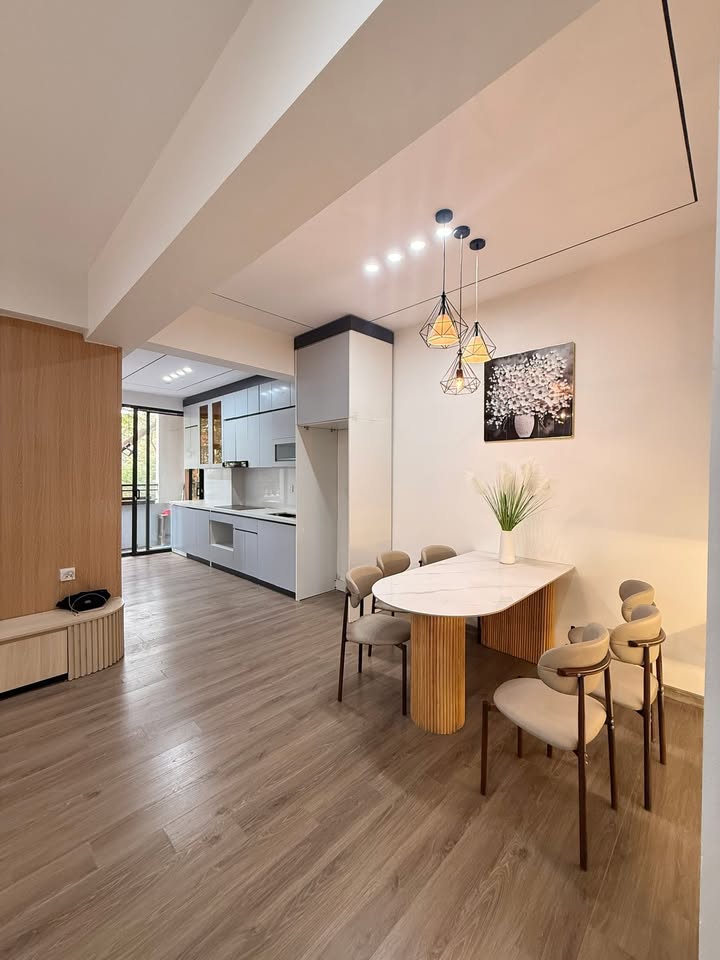 Chung cư Mỹ Đình 90m² giá 7 tỷ - Full nội thất, view vườn hoa!