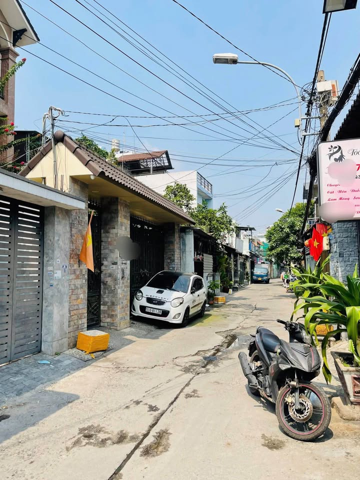 Bán nhà mặt tiền đường Tây Sơn, Quận Tân Phú, 113m² giá 9.5 tỷ - Cơ hội hiếm có!