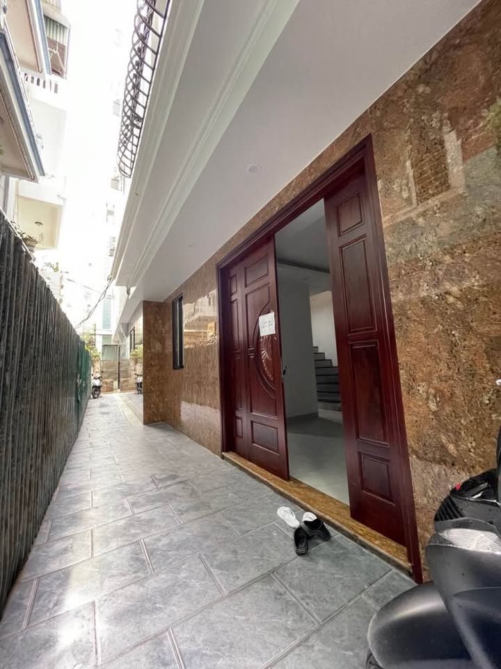 Townhouse Yên Hòa Cầu Giấy 35m² giá 9 tỷ - Đẹp như mới, ô tô đỗ cửa!