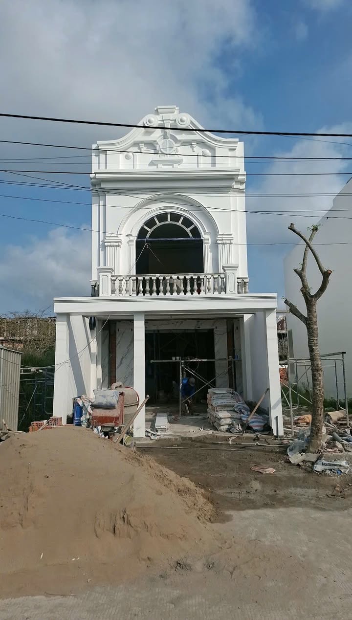 Nhà lầu thông tầng tại KDC Hoàng Phát, Bạc Liêu 100m² giá 2.49 tỷ - Hoàn thiện sang trọng!