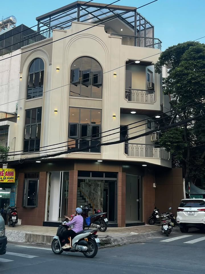 Góc Biệt Thự 2 Mặt Tiền Đường Lê Khôi Tân Phú 41m² Giá 8,8 Tỷ - Kinh Doanh Tốt!