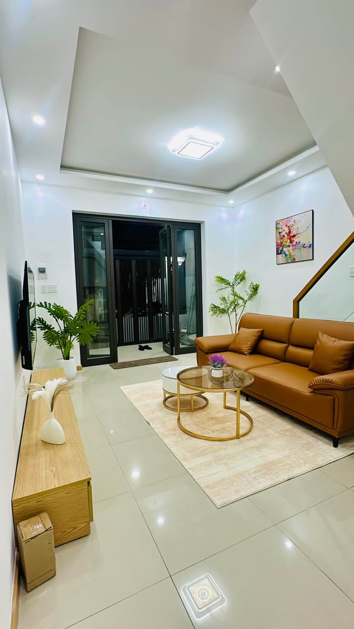 Nhà 2 tầng phố Núi Thành, Hòa Cường Bắc 62m² giá 4 tỷ - Sẵn sàng ở ngay!