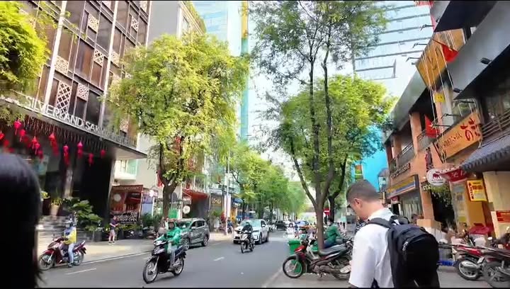 Bán tòa nhà góc 2 mặt tiền Lê Thánh Tôn, Quận 1, 139m², giá 350 tỷ - Cơ hội vàng cho nhà đầu tư!