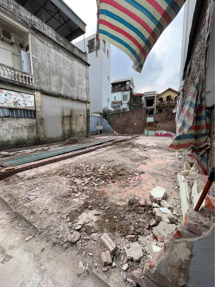 Bán đất ngõ 52 Gia Quất, Thượng Thanh 68m² giá 8.1 tỷ - Sổ đỏ chính chủ!