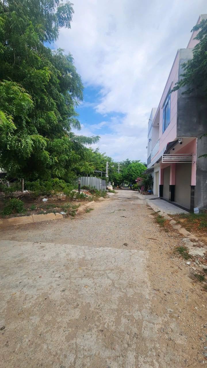 Lô đất thổ cư 2 mặt tiền Phường Kinh Dinh 130,89m² giá 2,15 tỷ - An ninh yên tĩnh!