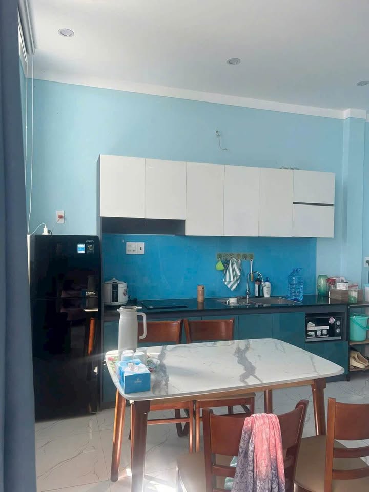 Nhà đẹp hẻm Nguyễn Hữu Chỉnh, Bảo Lộc 138m² giá 2.15 tỷ - Sẵn sàng vào ở!