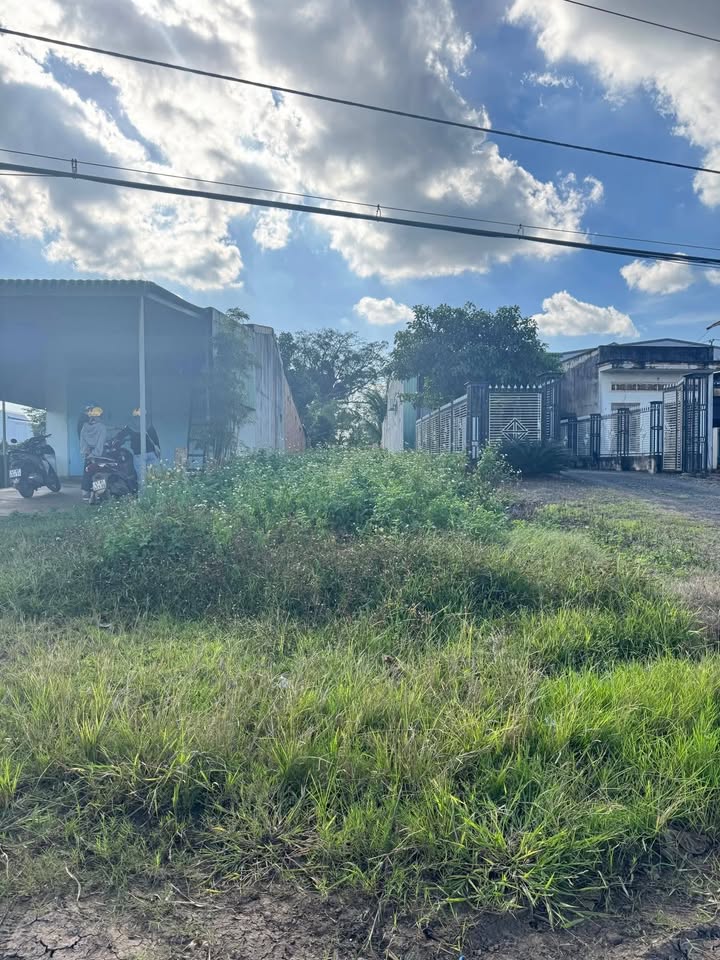 FrontHouse Quốc lộ 26 Thị trấn Phước An 250m² giá 2 tỷ - Mặt tiền kinh doanh lý tưởng!