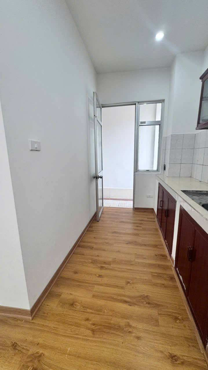 Căn hộ Yên Hòa, Cầu Giấy 43m² giá 4 tỷ - Sổ đỏ chính chủ, ô tô đậu dưới sảnh!