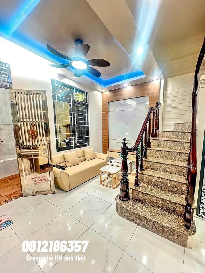 Nhà Minh Khai 30m² 6.76 tỷ - Thiết kế hiện đại, sẵn sàng giao dịch!