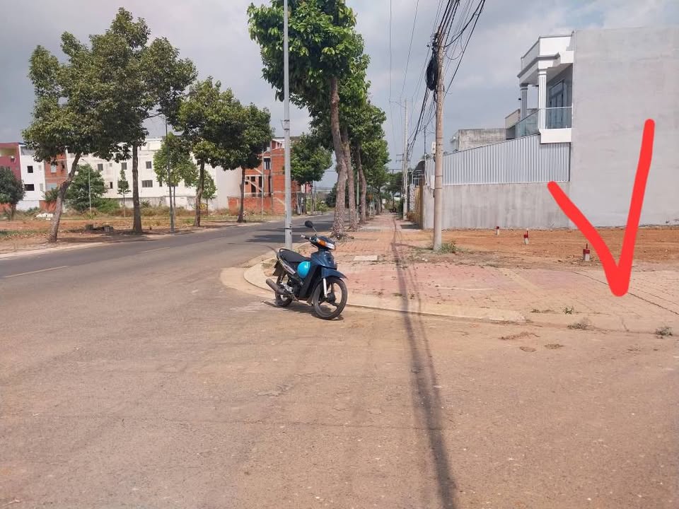 Đất lô góc 121m² giá 2.2 tỷ - Vị trí trung tâm Thị Trấn Long Điền