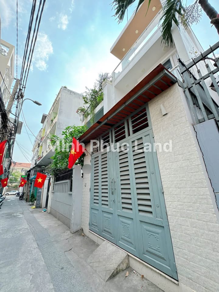 Nhà phố đẹp tại Quận 7 - 63m² giá thỏa thuận - Vị trí ngay Trường THPT Nguyễn Hữu Thọ!