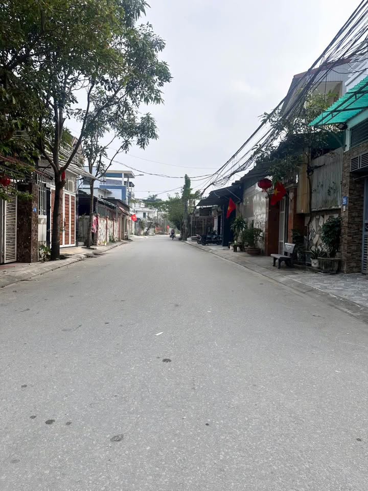 Đất nền Đông Vĩnh 107m² giá 4.3 tỷ - Sổ hồng chính chủ, vị trí đẹp!