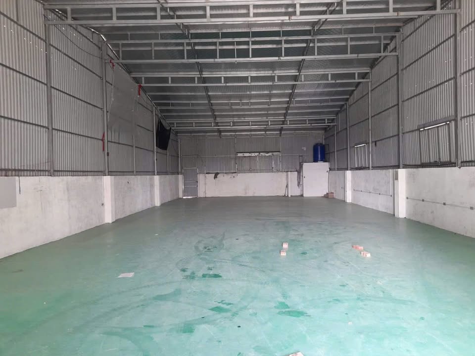 Kho xưởng cho thuê tại Phường Quang Trung, TP Hải Dương 250m² - Vị trí đắc địa, container đỗ cửa!