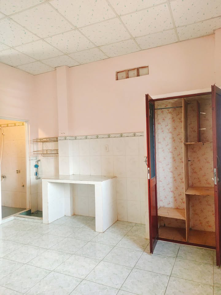 Phòng trọ Tân Phú 28m² giá 2.7 triệu - Thoáng mát, gần khu CNC