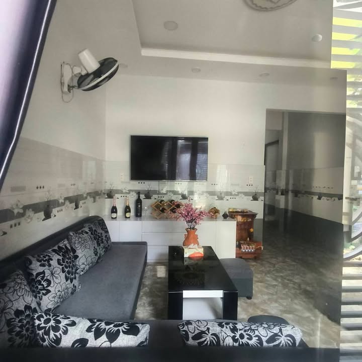 Nhà lầu mới tinh Hóc Môn 54m² giá 3.95 tỷ - Vào ở ngay đón Tết!