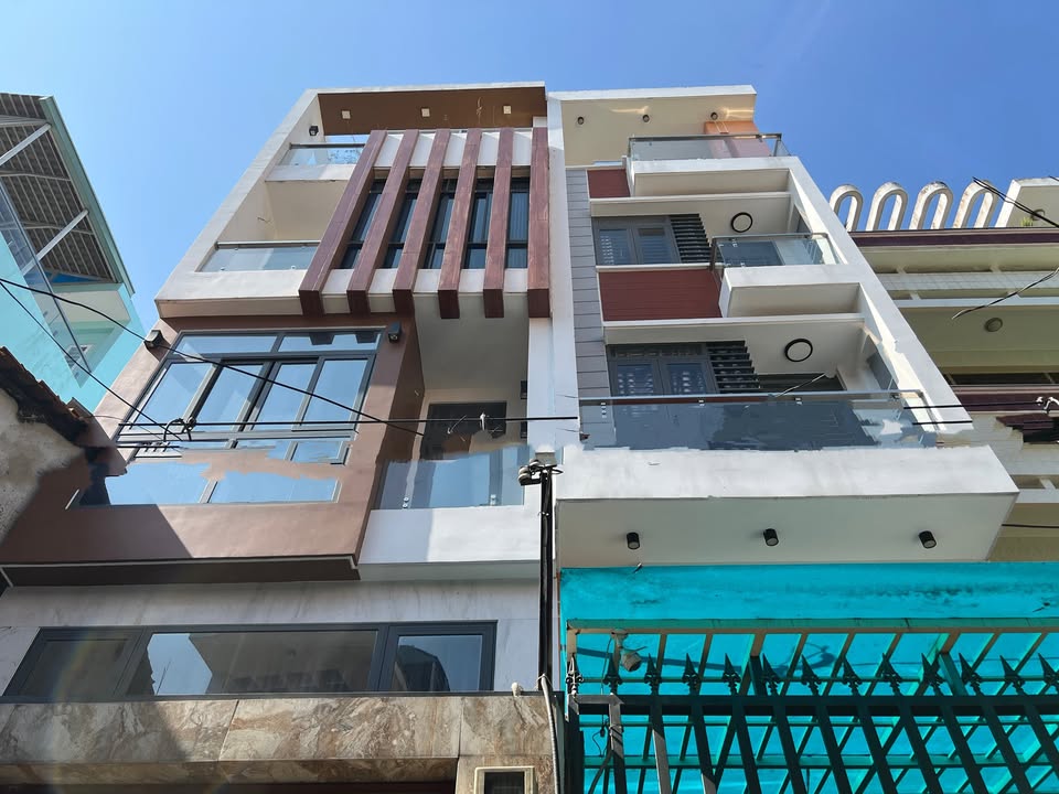 Front House Cầm Bá Thước, Phú Nhuận 52m² giá 10.9 tỷ - Đầu tư sinh lời tuyệt vời!
