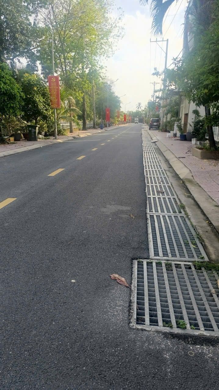 Xưởng Vĩnh Phú Thuận An 270m² giá 8 tỷ - Đường nhựa lớn thuận tiện!