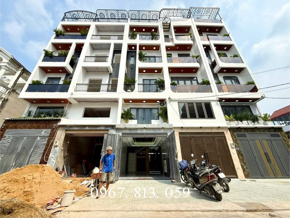 Bán nhà phố 5 tầng Lê Thị Riêng, Phường Thới An, Q12 - Thang máy sang trọng, giá 8.25 tỷ
