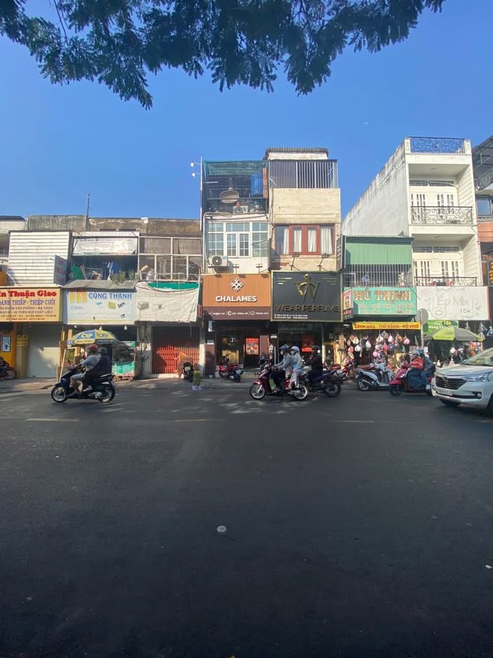 Bán nhà mặt tiền kinh doanh Phạm Văn Hai, Tân Bình 25m² giá 9 tỷ - Đầu tư sinh lời ngay!