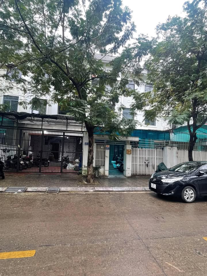 Nhà vườn 120m² Khu C Geleximco giá 23 tỷ - Vị trí đắc địa gần Lê Trọng Tấn!