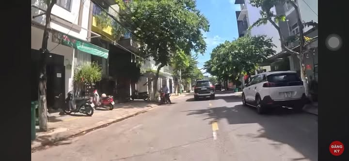 Nhà mặt tiền đường Man Thiện, Hải Châu 96m² giá 11.9 tỷ - Bán gấp, thương lượng ngay!