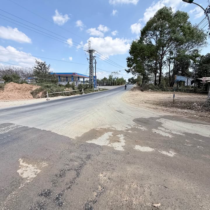 Đất thổ cư mặt đường tránh Tây, TP Kon Tum 227m² - Giá tốt, không quy hoạch!